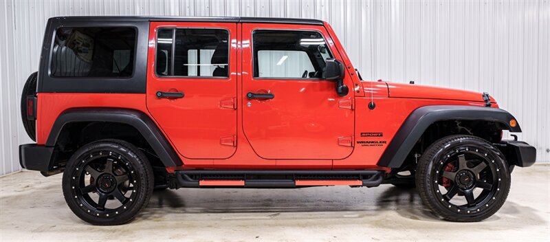 Used 2015 Jeep Wrangler Unlimited Sport w/ Connectivity Group AWD/4WD image 16