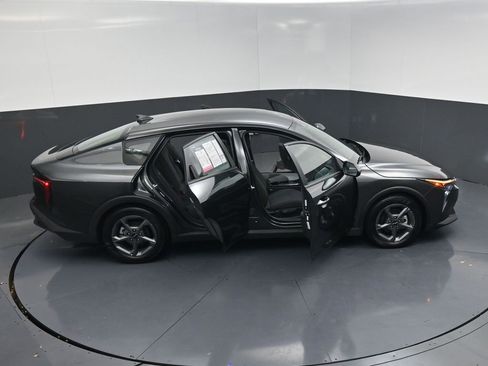 Used 2025 Kia K4 LXS image 23