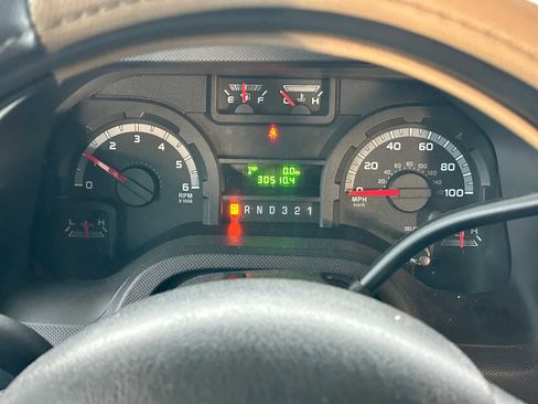 Used 2011 Ford E-450 and Econoline 450 Super Duty w/ Motorhome Prep Pkg image 37