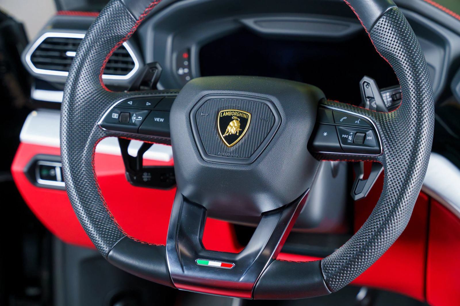 Used 2021 Lamborghini Urus AWD/4WD image 64