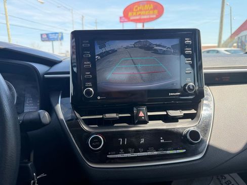 Used 2021 Toyota Corolla LE image 18