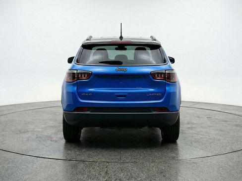 Used 2025 Jeep Compass Trailhawk image 7