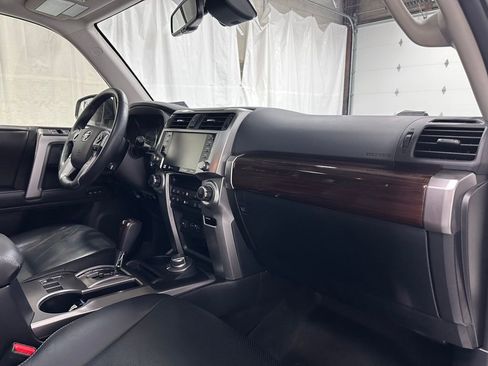 Used 2020 Toyota 4Runner Limited AWD/4WD image 58