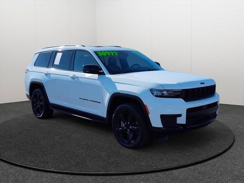 Used 2023 Jeep Grand Cherokee L Laredo image 5