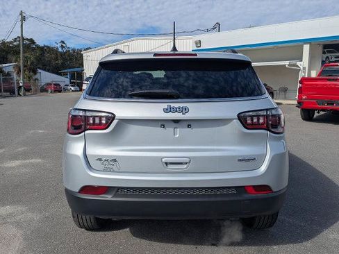 Used 2025 Jeep Compass Latitude w/ Convenience Group image 7