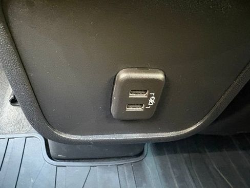 Used 2023 GMC Terrain SLE FWD image 30