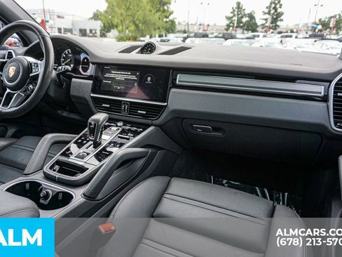 Used 2022 Porsche Cayenne Base image 24