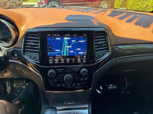 Used 2020 Jeep Grand Cherokee Overland AWD/4WD image 41