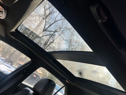 Used 2023 Chrysler 300 S image 34