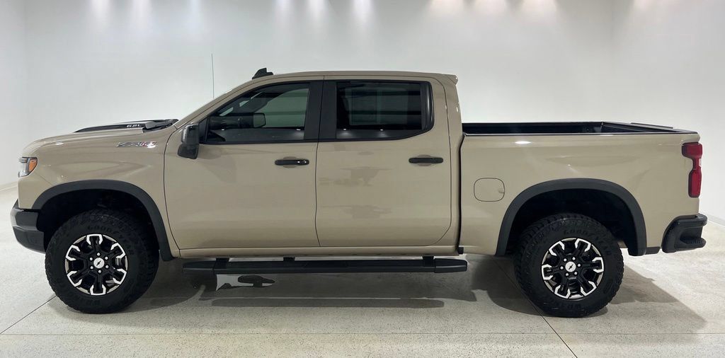 Used 2023 Chevrolet Silverado 1500 ZR2 AWD/4WD image 2