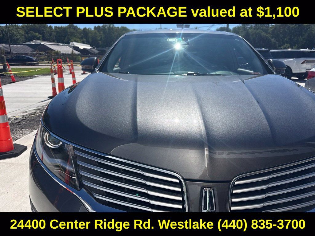 Used 2017 Lincoln MKX Select w/ Select Plus Package AWD/4WD image 3