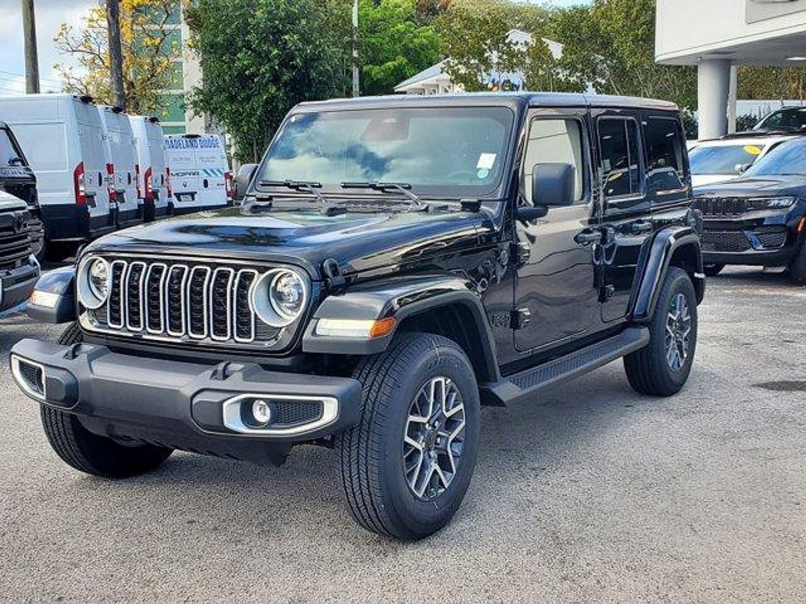 New 2026 Jeep Wrangler Unlimited Sahara w/ Technology Group AWD/4WD image 2