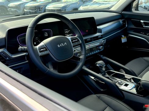 New 2025 Kia Telluride S image 11