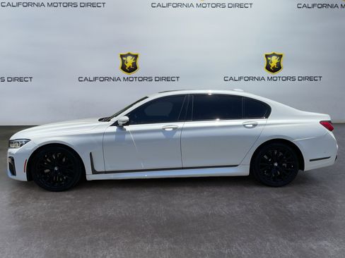 Used 2022 BMW 740i w/ M Sport Package RWD image 8