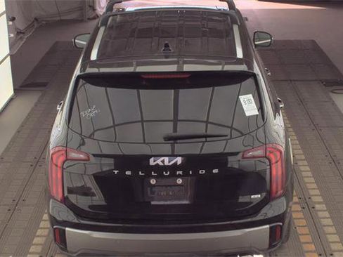 Used 2025 Kia Telluride S image 4