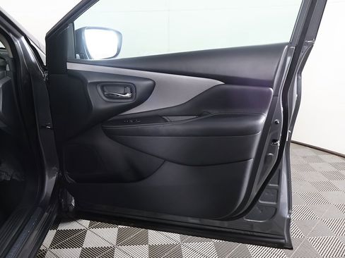 Used 2019 Nissan Murano S image 19