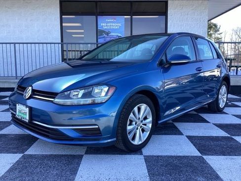 Used 2020 Volkswagen Golf 4-Door image 2