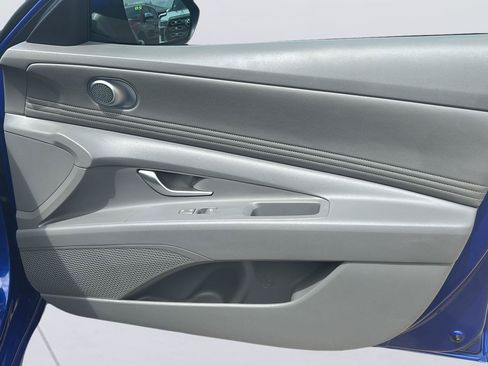 Used 2025 Hyundai Elantra SEL FWD image 26