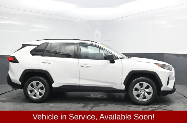 Used 2021 Toyota RAV4 LE AWD/4WD image 9