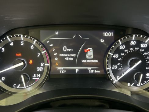 Used 2021 Toyota Highlander XLE AWD/4WD image 18