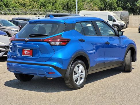 New 2025 Nissan Kicks Play S image 4
