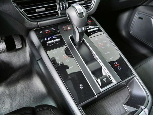 New 2026 Porsche Macan Turbo AWD/4WD image 18