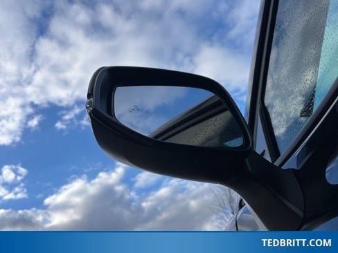 Used 2024 Toyota Highlander XLE image 40