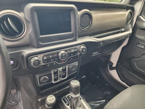 Used 2019 Jeep Wrangler Unlimited Sport S AWD/4WD image 17