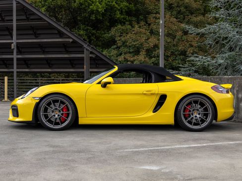 Certified 2016 Porsche Boxster Spyder RWD image 2