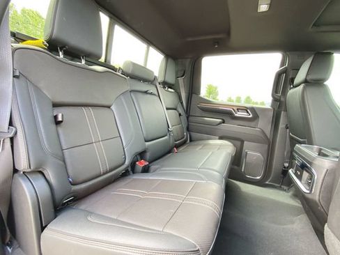 Used 2024 Chevrolet Silverado 1500 High Country w/ Technology Package AWD/4WD image 28