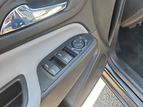 Used 2024 Chevrolet Equinox LS w/ LS Convenience Package FWD image 12