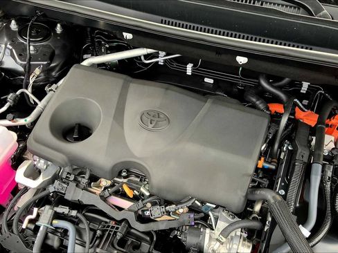 New 2025 Toyota RAV4 XLE image 17