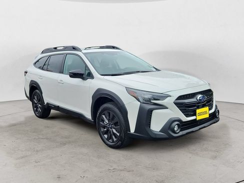 Used 2025 Subaru Outback Onyx Edition AWD/4WD image 3