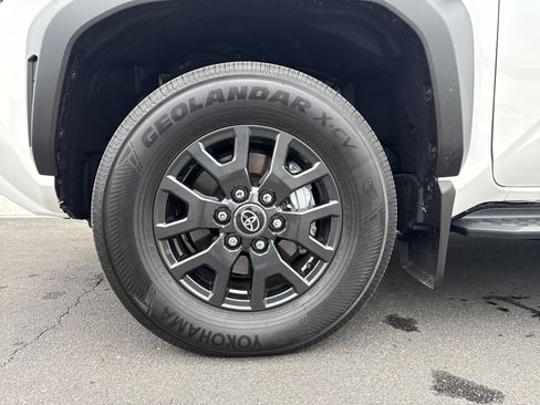 Used 2025 Toyota 4Runner SR5 image 5