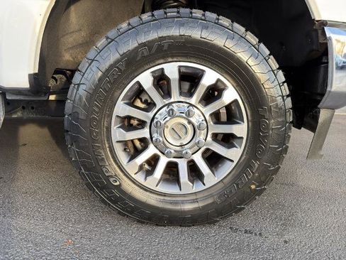 Certified 2022 Ford F350 Lariat w/ Lariat Value Package image 6