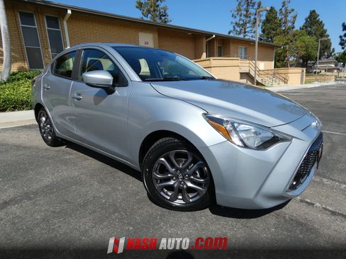 Used 2019 Toyota Yaris LE FWD image 5