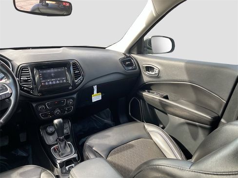 Used 2020 Jeep Compass Latitude image 21