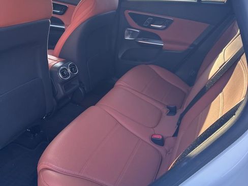 Used 2023 Mercedes-Benz GLC 300 4MATIC image 6