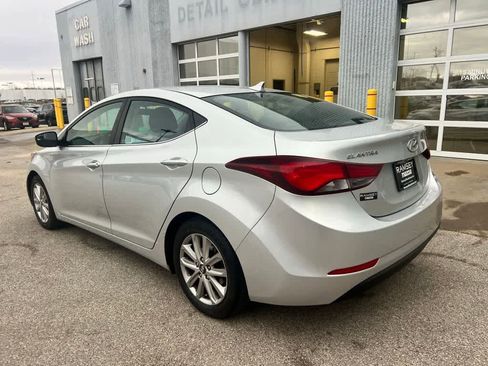 Used 2015 Hyundai Elantra SE w/ Option Group 03 image 4