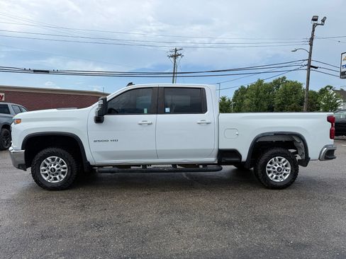 Used 2020 Chevrolet Silverado 2500 LT AWD/4WD image 3