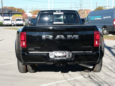 Used 2025 RAM 3500 Limited image 8
