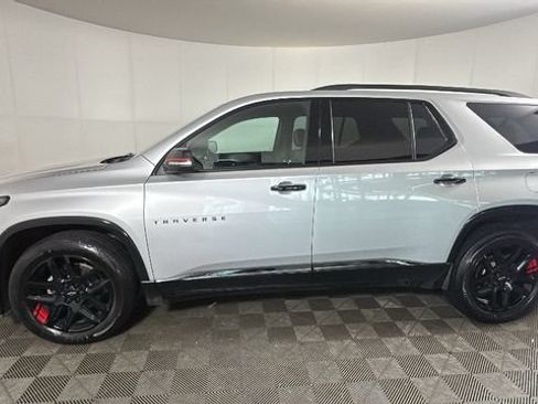 Used 2022 Chevrolet Traverse Premier w/ Redline Edition AWD/4WD image 5