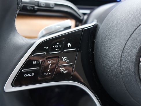 Used 2025 Mercedes-Benz GLE 350 4MATIC image 33