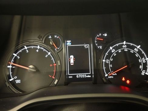 Used 2020 Toyota 4Runner SR5 Premium AWD/4WD image 17