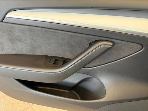Used 2022 Tesla Model 3 Standard Range image 16