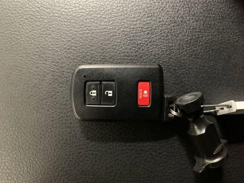 Used 2023 Toyota Tacoma TRD Off-Road image 16