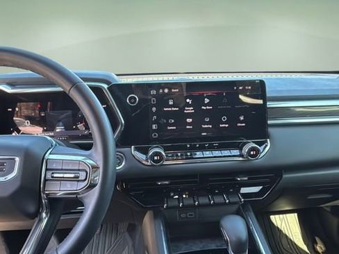 Used 2024 GMC Canyon Elevation w/ Convenience Package image 10