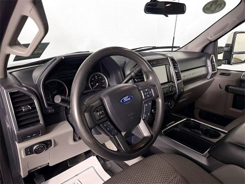 Used 2022 Ford F250 XLT w/ XLT Premium Package image 9