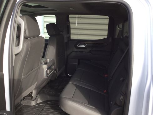 New 2026 GMC Sierra 1500 SLT w/ SLT Premium Plus Package image 8