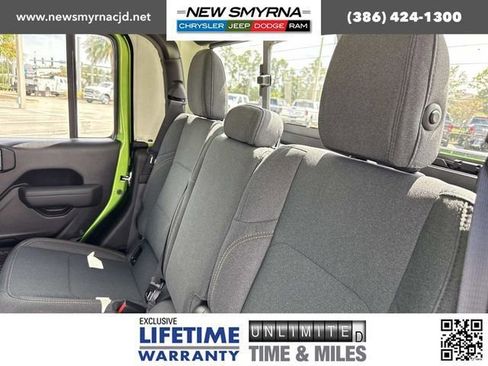 New 2025 Jeep Gladiator Sport image 11